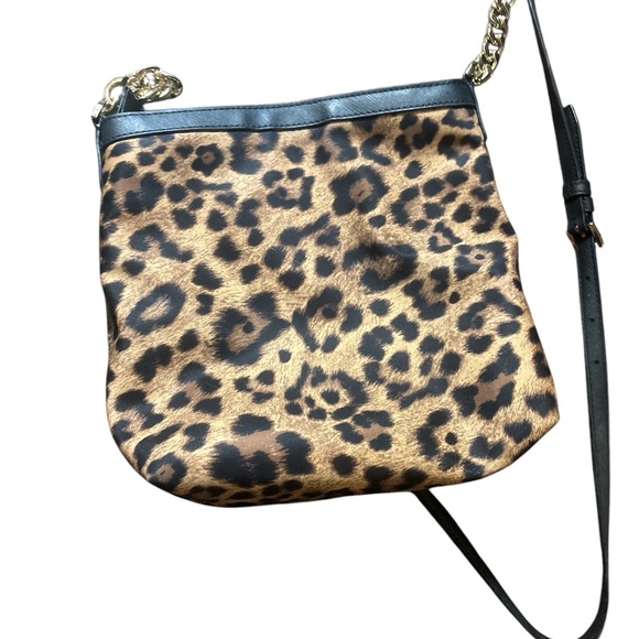 Like new Authentic Michael Kors Animal print crossbody bag Cheetah lepord print - Picture 4 of 7